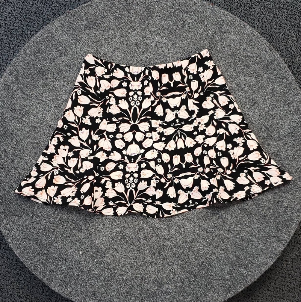 🔸️Cute Neon Floral Black Mini Skirt